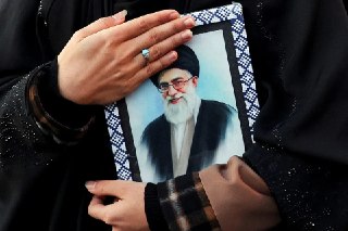 Бывший верховный лидер Ирана Али Хаменеи, убитый в результате ударов США и Израиля 28 февраля, будет похоронен 9 июля, объявило иранское телевидение.Ожидается, что траурная церемония начнется 4 июля в Тегеране и завершится через пять дней в городе Мешхед.П