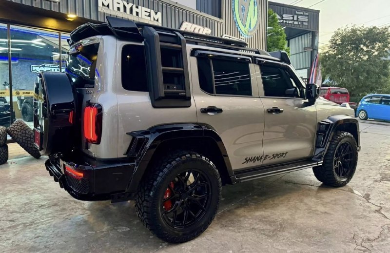 В Таиланде Tank 300 переделали в G-Class Brabus 4
