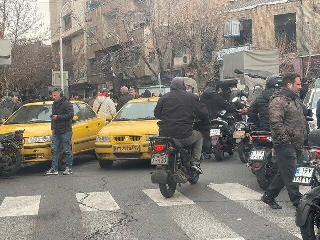 پایگاه خبری الف: ⭕ ساماندهی خیابان ۱۵ خرداد🔹طرح ساماندهی دستفروشان و بساطگستران در محور ۱۵ خرداد و محدوده پیرامونی بازار بزرگ تهران، در