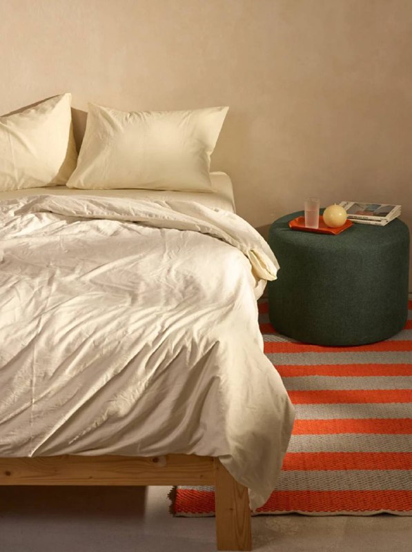 Решила собрать для вас ссылки на новогодние подарки, которые у меня уже есть, а вам могут быть актуальны 1. Шуба для собаки Pet Object (Мартин не любит одежду, но родительская китайская хохлатая будет в восторге, поэтому передарю)2. Постельное белье Delo, самое крутое, что все продается отдельно и можно взять 2 пододеяльника.  У нас есть и розовое, и бежевое. Мои самые  любимые комплекты. Пододеяльник/ наволочки/простынь3. Пижама очень классная и приятная к телу. Носим, любим.4. Галстук  Walk of shame.5. Фартук от Glumkimberly6. Шпилька в волосы розы  Hairpinmt. Наконец у меня отросли волосы и можно сделать пучок с этой шпилькой из серебра.7. Скульптура Жажа 8. Бокалы Seletti (этот бренд покупала в цветном, этот сайт не проверен мной) 9. Ваза в форме сердцаРешила собрать для вас ссылки на новогодние подарки, которые у меня уже есть, а вам могут быть актуальны 1. Шуба для собаки Pet Object (Мартин не любит одежду, но родительская китайская хохлатая будет в восторге, поэтому передарю)2. Постельное белье Delo, самое крутое, что все продается отдельно и можно взять 2 пододеяльника.  У нас есть и розовое, и бежевое. Мои самые  любимые комплекты. Пододеяльник/ наволочки/простынь3. Пижама очень классная и приятная к телу. Носим, любим.4. Галстук  Walk of shame.5. Фартук от Glumkimberly6. Шпилька в волосы розы  Hairpinmt. Наконец у меня отросли волосы и можно сделать пучок с этой шпилькой из серебра.7. Скульптура Жажа 8. Бокалы Seletti (этот бренд покупала в цветном, этот сайт не проверен мной) 9. Ваза в форме сердца