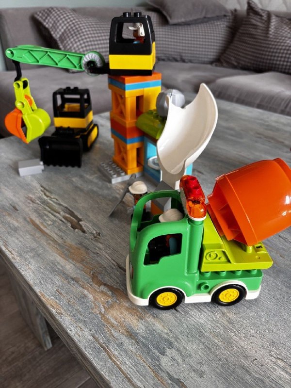 Продам 2 набора Лего Дупло, все детальки в наборах есть, все работает, ничего не сломано. Коробки и — фото 1