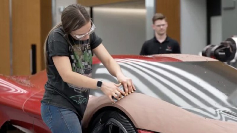 Corvette C9 уже мелькнул в кадре? По данным иностранных СМИ, в видео GM о дизайн-студии могли случай 2
