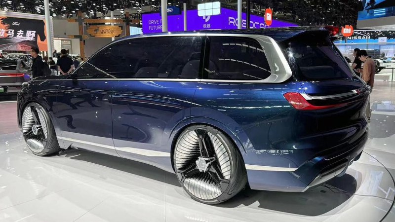 Geely готовит флагманский кроссовер Galaxy Starship 9 3