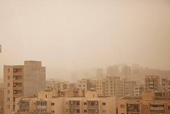 اخبار و حوادث کرمانشاه: 🔴 هوای شهر کرمانشاه در وضعیت «ناسالم برای گروه‌های حساس» قرار گرفت.♦️مدیرکل محیط زیست استان کرمانشاه، هوای شهر کرمانشاه 