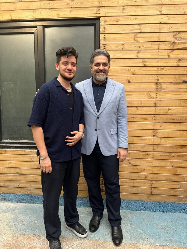 مرکز انتخاب رشته و مشاوره کنکور پوردستمالچى: گاهی یک عکس، فقط یک عکس نیست؛ پشتش سال‌ها خاطره و یک مسیر پر از تلاش و پیشرفت قرار دارد. ❤️آقای حسن‌زاده سال ۹۷ دانش‌آمو