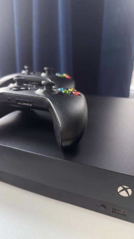 Продам Xbox One X 🖥 — фото 1