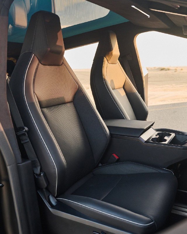 Tesla Cybertruck 8