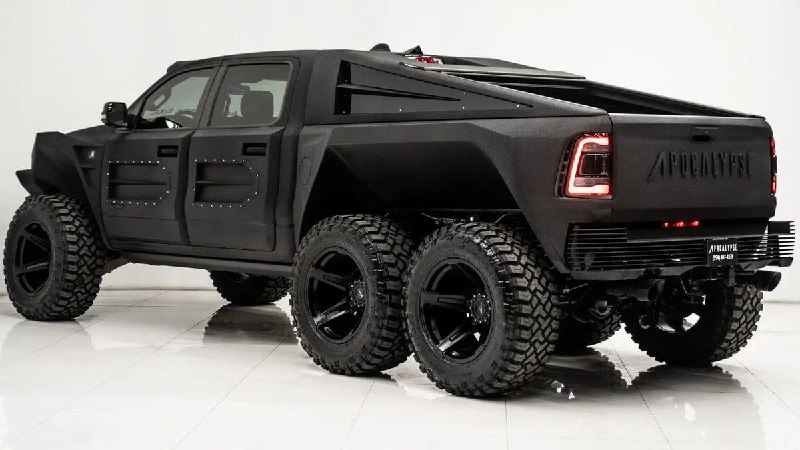 В США выставили на продажу шестиколёсный Ram 1500 Juggernault 6×6 от SoFlo Customs. 2