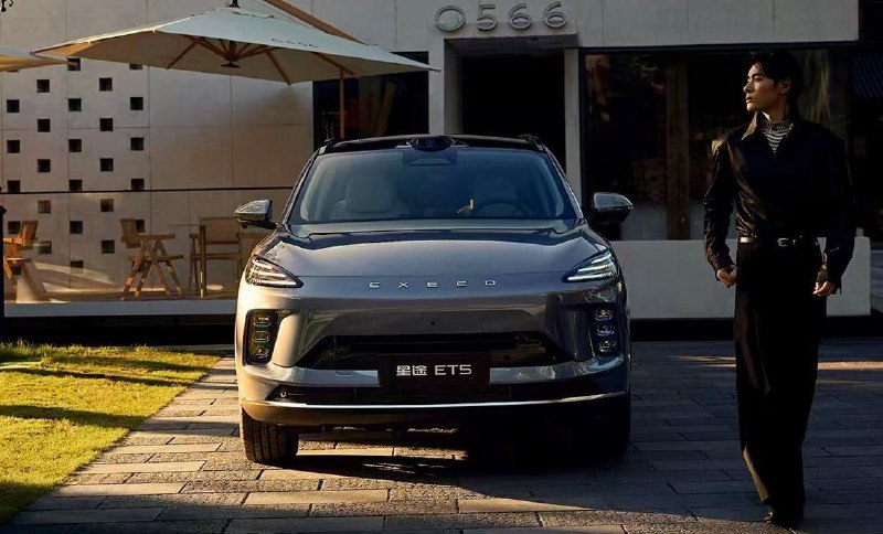 Новый Exeed ET5 — «умный» кроссовер на базе TXL

В...