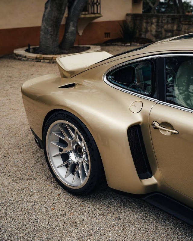 Singer Porsche 911 Type 964 7