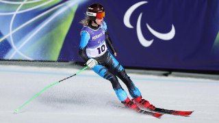 Россия завоевала первое золото на Паралимпиаде в ИталииГорнолыжница Варвара Ворончихина одержала победу в супергиганте, пишет ТАСС. Ранее она стала бронзовым призером Игр в скоростном спуске.