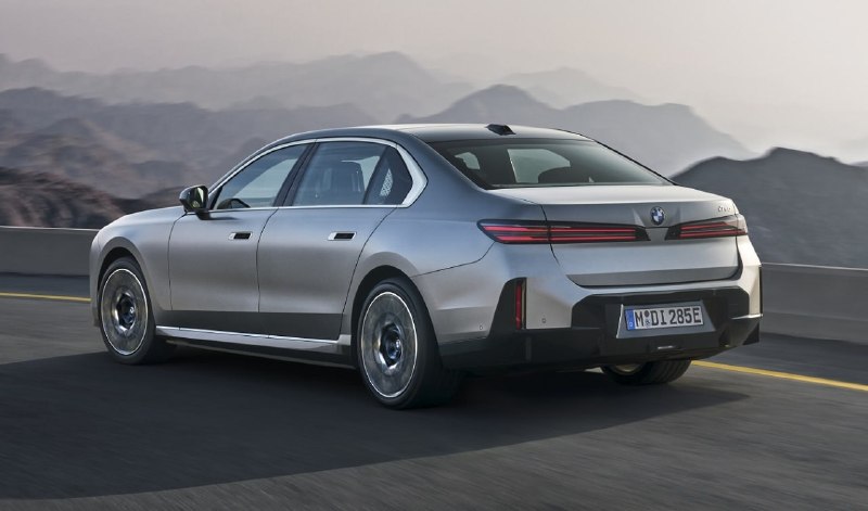 BMW обновила 7 Series: больше мощности и новый интерьер 3