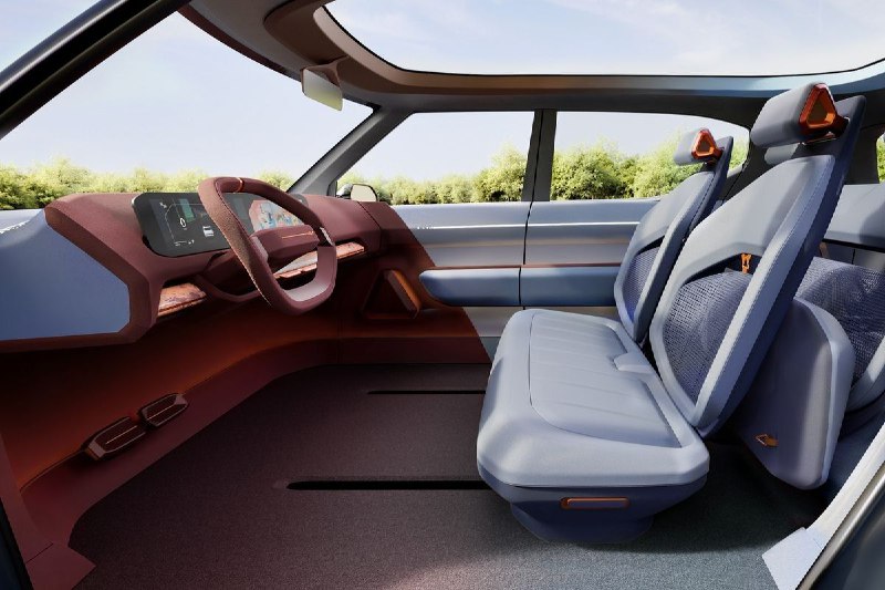 Компания Kia показала городской паркетник EV2 4