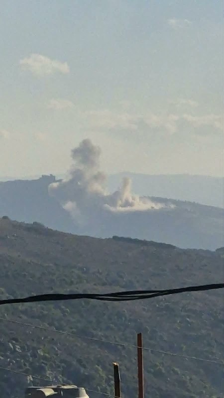 דחוף: הכיבוש מבצע הפצצה בעיירה ארנון אל-שקיף, דרומית ללבנון.