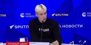 Давно не было кринжухи: SHAMAN на пресс-конференции показал свои трусы и сравнил себя с русскими царямиТак он доказал всем, что всё же носит нижнее бельё