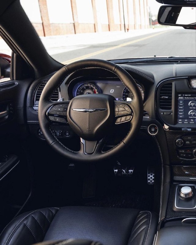 Прощаться всегда тяжело, но все же Chrysler 300C не собирается долго задерживаться в производстве, х 5