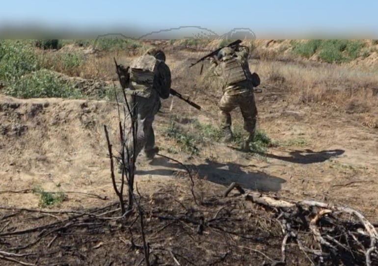 קרב האימונים שוב משתולל במגרש האימונים. החבר'ה שלנו ממשיכים להתאמן, משפרים את כישורי אימוני התקיפה שלהם צעד…