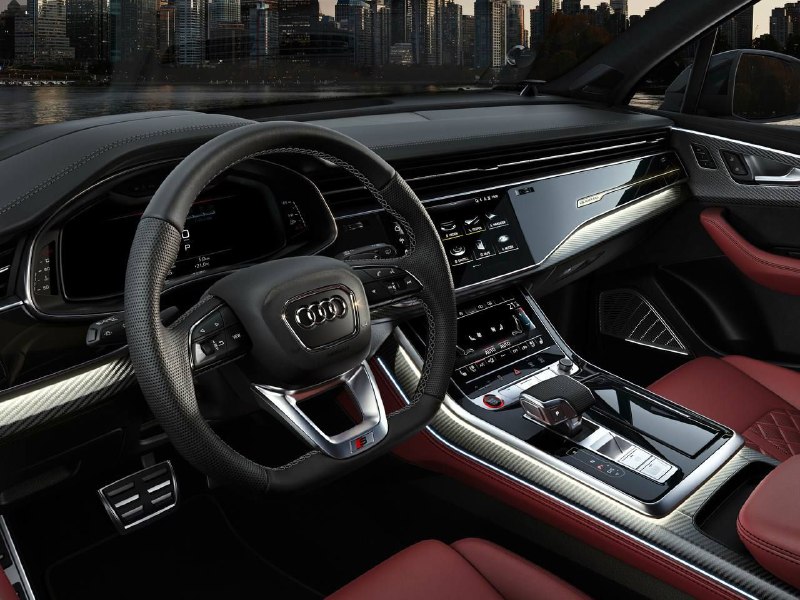Сезон премьер от немцев продолжается. Теперь очередь Audi с обновленными Q7 и SQ7 5