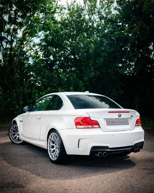 BMW 1 Series M Coupe (E82) '2011Двигатель: 3.0 R6 N54 B30Руль: левыйМощность