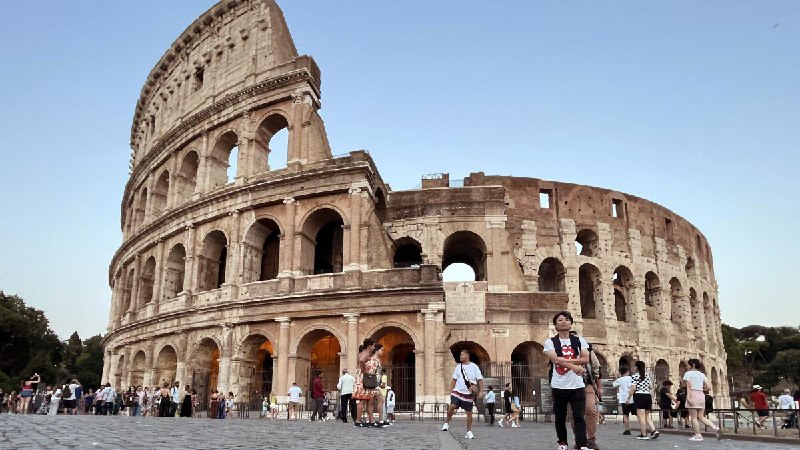 American tourist climbs over fence at Colosseum, impales himself on spike
