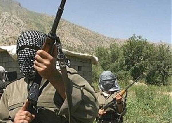 Kurdtodayکانال کوردتودی: عالم برجسته اهل سنت کردستان:هدف معاندین، ایجاد تفرقه‌افکنی در کردستان استیکی از علمای برجسته اهل سنت کردستان گفت: مردم ب