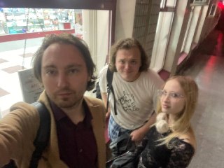 В Москве задержали кандидата в Госдуму от «Яблока» Артема Снеговского  Об этом сообщил глава столичного отделения партии Кирилл Гончаров. Как заявили в «Яблоке», против Снеговского завели дело о «дискредитации» армии.   Поводом для составления протокола ст
