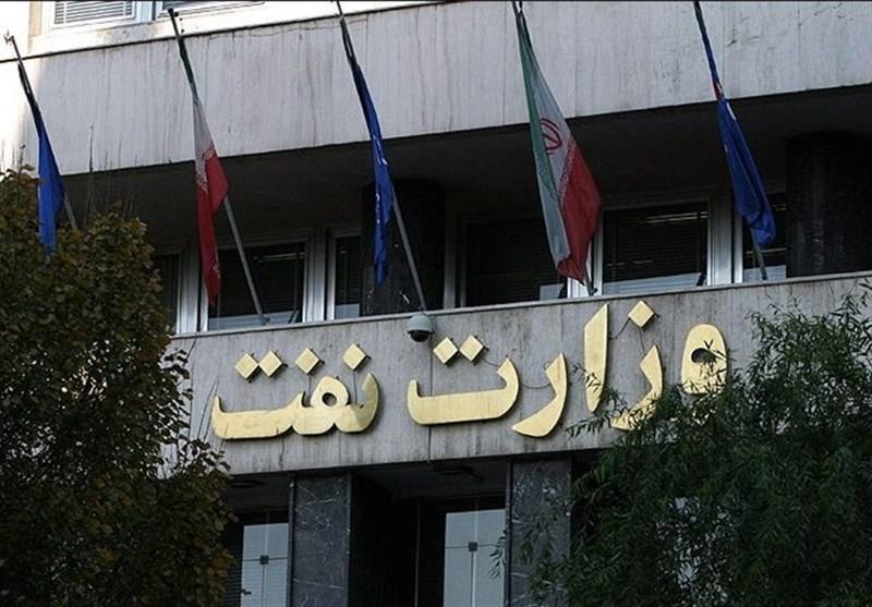 سپاه نیوز | sepahnews.ir: قربانی شدن سود سهامداران خرد در سایه رقابت بر سر کرسی‌های «فارس»🔹در حالی که هلدینگ خلیج فارس با سنت‌شکنی برگزاری مجمع سا