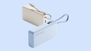 Xiaomi выпустила пауэрбанки с отслеживанием состояния батарейНовинки имеют все сертификаты безопасности и защищены от взрывов при прокалывании, нагревании до 135 градусов и давлении до ~1,4 тонны. Ёмкость у обеих моделей составляет 20 000 мАч, а мощность —