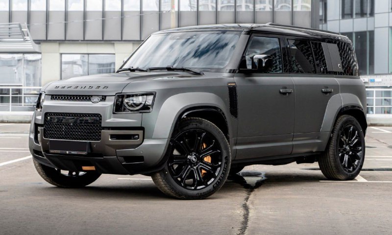 В России продают Land Rover Defender OCTA за 33,5 млн рублей