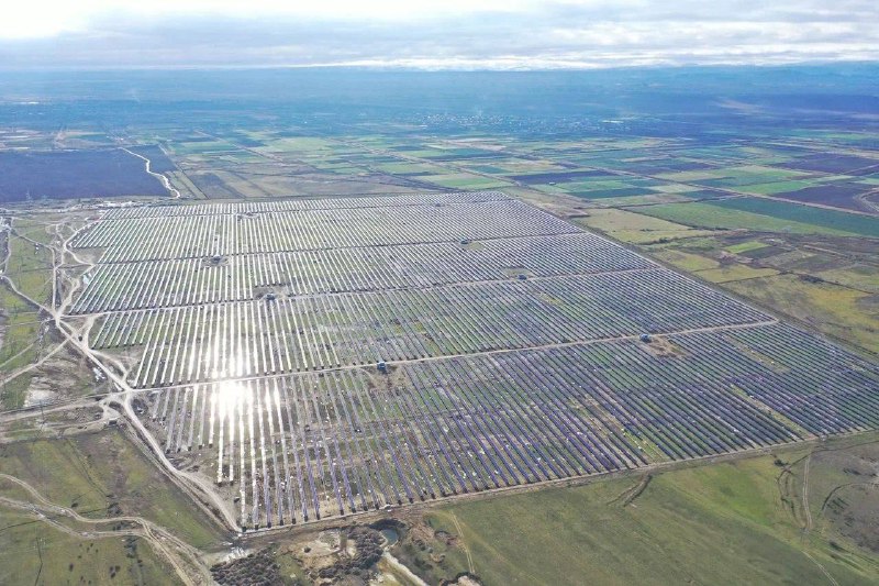📍 В нашей республике в техническом режиме введена в эксплуатацию крупнейшая солнечная электростанция мощностью 102,3 МВт – Дербентская. фото