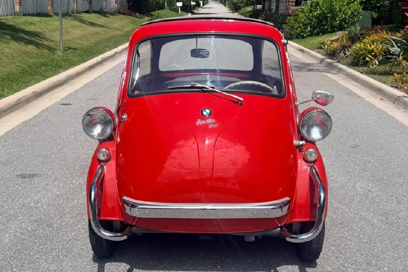 BMW Isetta 1957 года — это не просто машинка, это кусочек истории, который ухитр