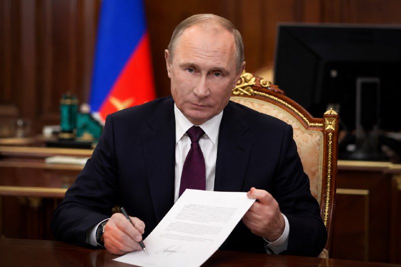 Путин подписал закон о праве привлекать Вооруженные силы