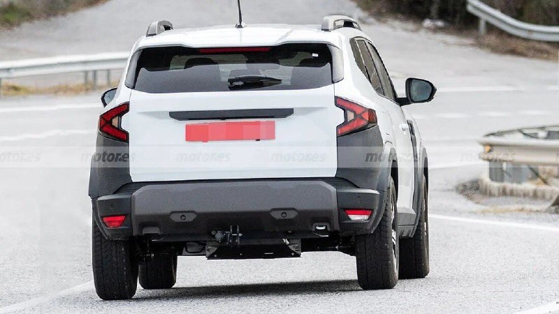 Dacia Duster получит гибридный полный привод с электромотором 2