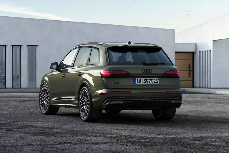 Сезон премьер от немцев продолжается. Теперь очередь Audi с обновленными Q7 и SQ7 3