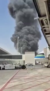 —️🇸🇦/🇾🇪 More photos of the burning plane at Riyadh airport