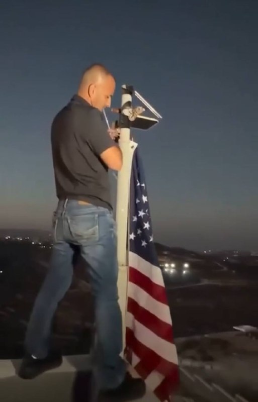 שגריר ארה"ב בשבי, מייק האקבי: