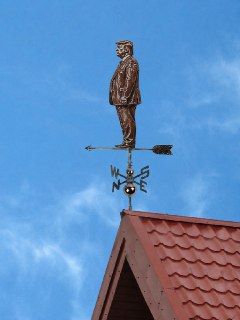 Американские военные наносят «серию мощных ударов» по Ирану, сообщает Центральное командование армии США.  «Удары являются ответом на иранские атаки на три коммерческих судна, проходивших через Ормузский пролив. Агрессия Ирана была необоснованной, опасной…