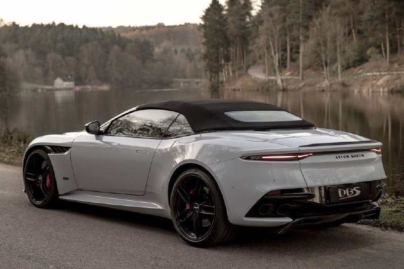 Aston Martin DBS Superleggera Volante 2
