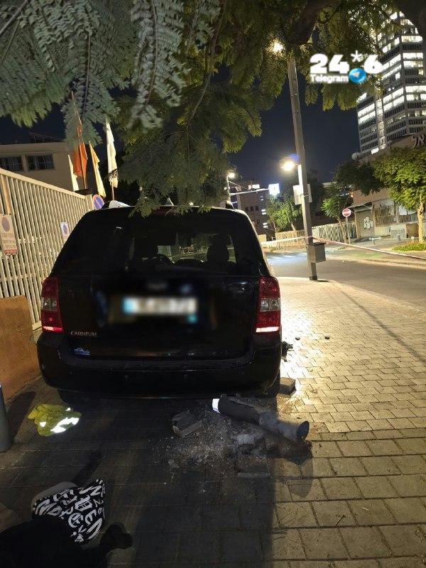🇮🇱 A 25-year-old driver, a resident of the Jerusalem area, was arrested last night in Tel Aviv on suspicion of driving under the influence of alcohol and while driving while disqualified, after, according to the police, he drove on the sidewalk and against the direction of traffic and collided with a pole.