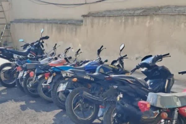 اخبار آذربایجان [ آناج ]: 📌کشف ۱۶ دستگاه موتورسیکلت مسروقه در مرند سرهنگ علی اسدیان ظهر سه‌شنبه در گفتگو با خبرنگاران با تشریح جزئیات این خبر گفت: