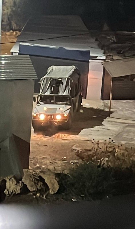 תמונה| כוחות ישראל פותחים במסע תקיפה במהלך התקיפה על הכפר אל-מוג'יר, צפונית מזרחית לרמאללה.