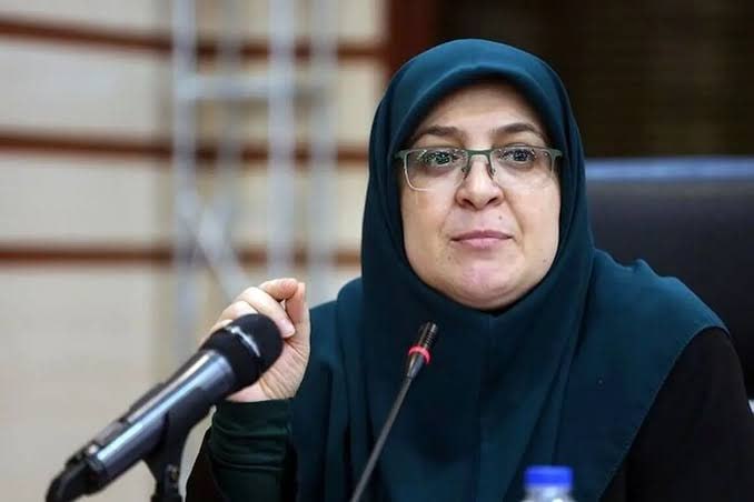 📣 خبر فوری ایران💯: 🔴 زمان اعلام تصمیم دولت درباره بنزین🔻 فاطمه مهاجرانی، سخنگوی دولت:🔴هر زمان دولت به جمع‌بندی برسد، موضوع از طریق رسانه‌ها