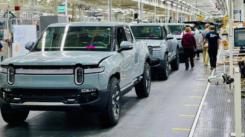 Правительство США выделит 6,5 млрд долларов компании RivianНа выделенные средств