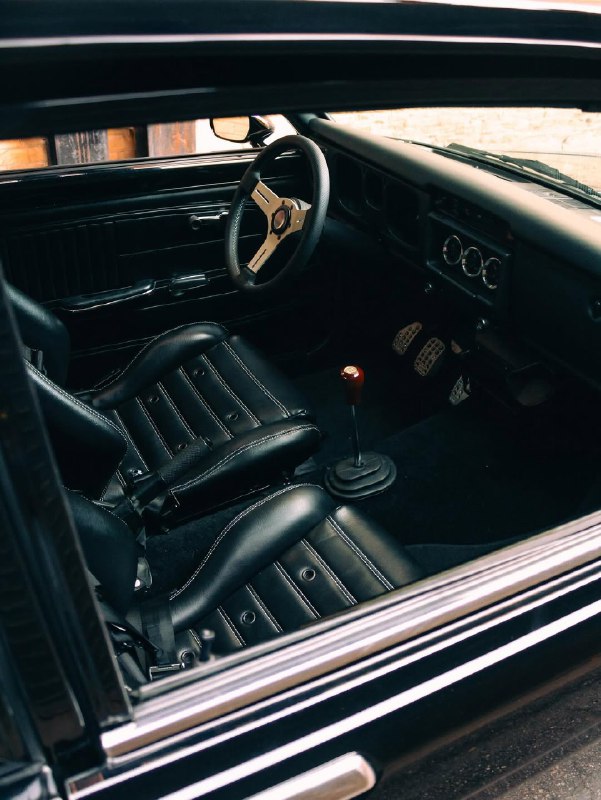 Datsun 510 6