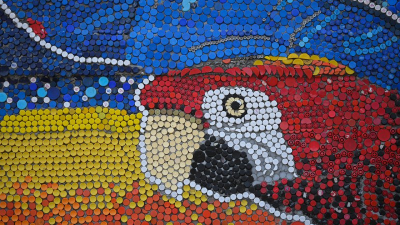 Recycling never looked so goodBottle-cap mural made by Oscar Olivares in Guatire, Venezuela (© FEDERICO PARRA/AFP via Getty Images)
