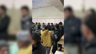 Зарплаты по «250 тысяч» у мигрантов, сотня уголовных дел: силовики рассказали о крупных хищениях средств гособоронзаказа на швейной фабрике 18+. НАСТОЯЩИЙ МАТЕРИАЛ (ИНФОРМАЦИЯ) ПРОИЗВЕДЕН, РАСПРОСТРАНЕН И (ИЛИ) НАПРАВЛЕН ИНОСТРАННЫМ АГЕНТОМ ИНТЕРНЕТ-ИЗДАНИ