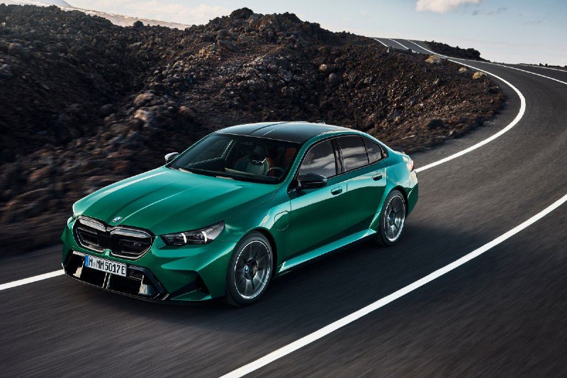 BMW рассекретил седан M5 нового поколенияКонцерн BMW Group представил седан M5 н