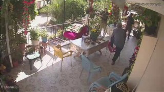 כוחות הכיבוש מסתערים על חירבת מסעוד, מדרום-מערב לג'נין, מחפשים תושבים ומאיימים עליהם לא לצלם את המתנחלים.