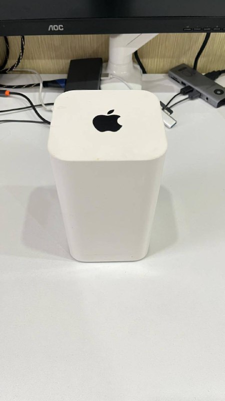 Продам Роутер Apple с жестким диском на 2 терабайта