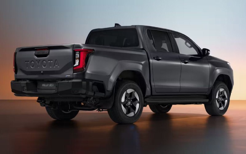 Новый Hilux впервые стал электромобилем 2